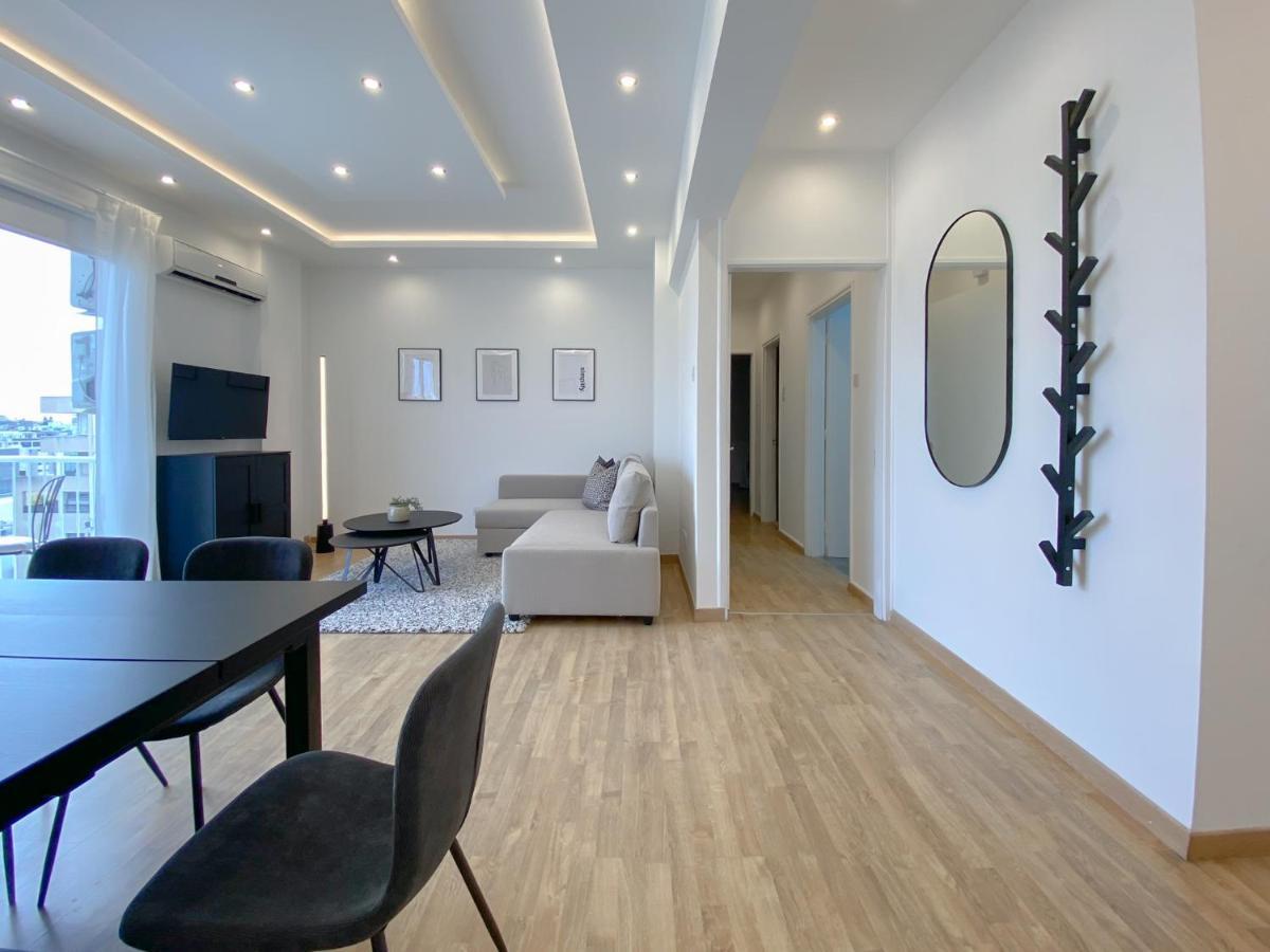 Phaedrus Living: Downtown Flat 704