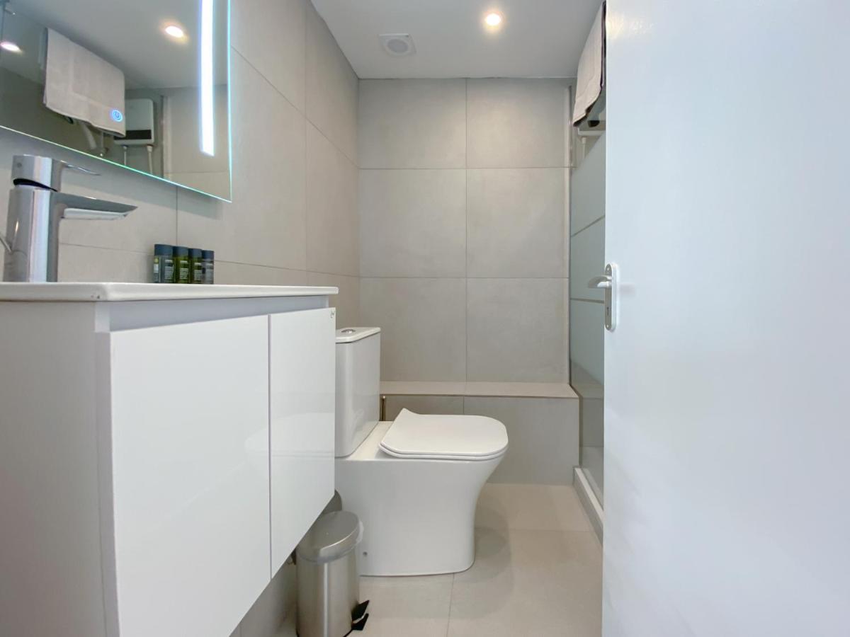 Phaedrus Living: Downtown Flat 704 Apartment *